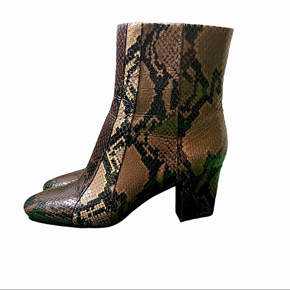 Veronica Beard: Felix Emboss Snake - Picture 1 of 5